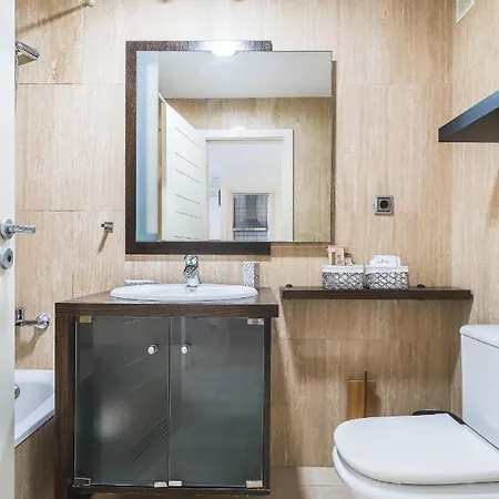 Home2book Comfy Rambla شقة