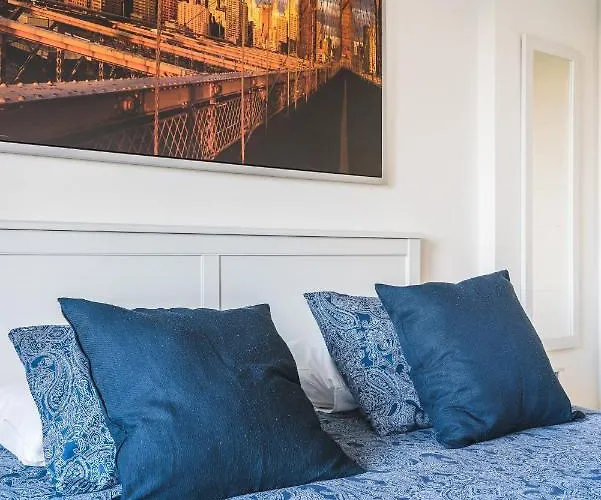 Home2book Comfy Rambla 公寓